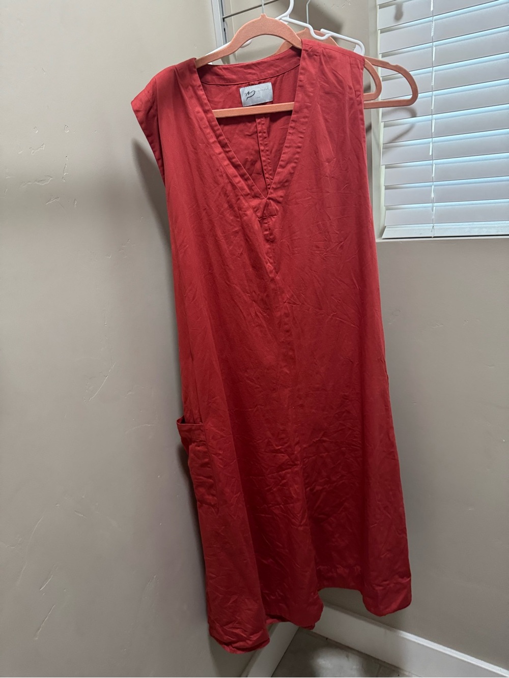 Modern Citizen Sleeveless V-Neck Midi Dress in Red